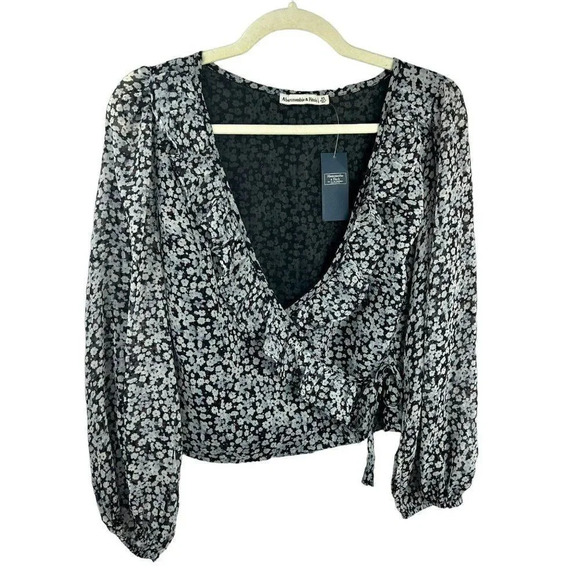 NEW Abercrombie & Fitch Blouse Women XS Wrap Style Ditsy Floral Black White Red - Picture 1 of 7